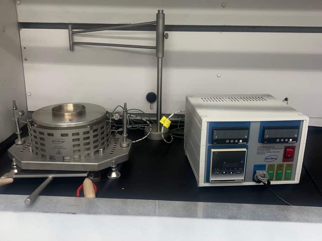 Layer Ignition Temperature of Dust (LIT) equipment