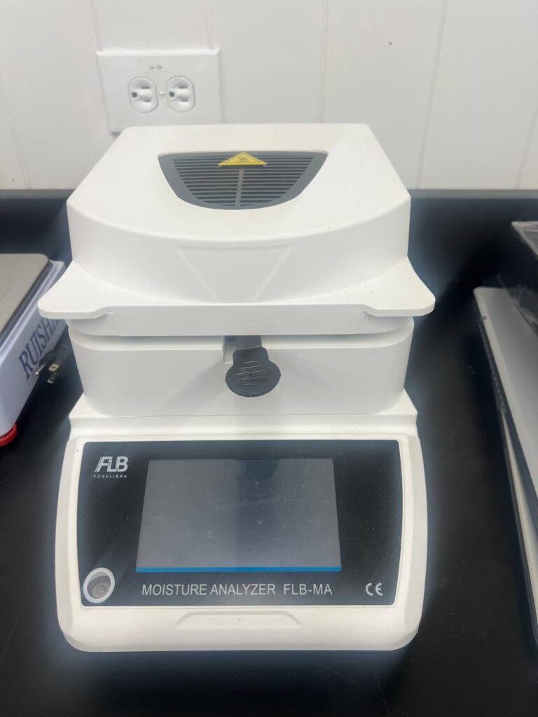 Moisture content analyzer